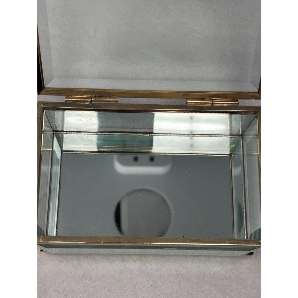 Vtg Curio Case MCM Regency Brass Etched Floral Glass Jewelry‎ Trinket Box